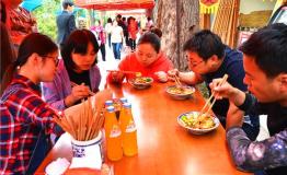 西安周边再添旅游好去处 昭应坊吃遍陕西美食