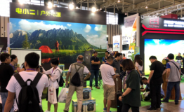 轻松解决户外用电，电小二约你户外观战世界杯