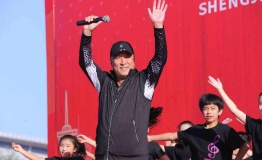 盛京银行2018沈阳国际马拉松鸣枪开跑