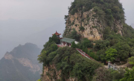 国庆长假何处去 圣莲山颠觅景来