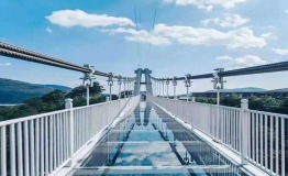 皖东地区首座高空玻璃桥建成试运营